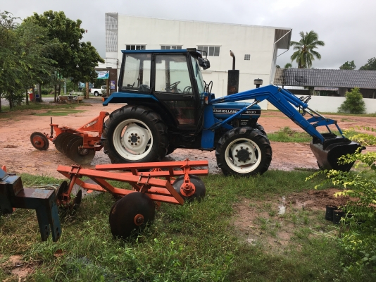 ขาย ฟอร์ด 4630 2เพลา ติดตักคานหน้าคาราโล่ 22xxชั่วโมง