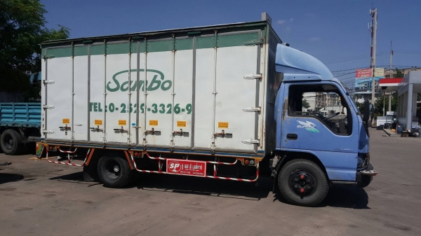 ขาย ตู้10บาน ไม่มีเสากลาง ยาว5เมตร สูง220 กว้าง 2.2 เมตร เดิมใส่รถ 6 ล้อ isuzu 130 NPR