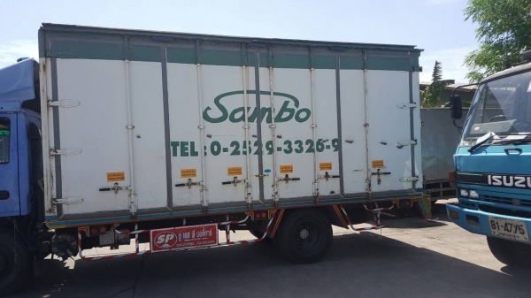 ขาย ตู้10บาน ไม่มีเสากลาง ยาว5เมตร สูง220 กว้าง 2.2 เมตร เดิมใส่รถ 6 ล้อ isuzu 130 NPR ขาย ตู้10บาน ไม่มีเสากลาง ยาว5เมตร สูง220 กว้าง 2.2 เมตร เดิมใส่รถ 6 ล้อ isuzu 130 NPR