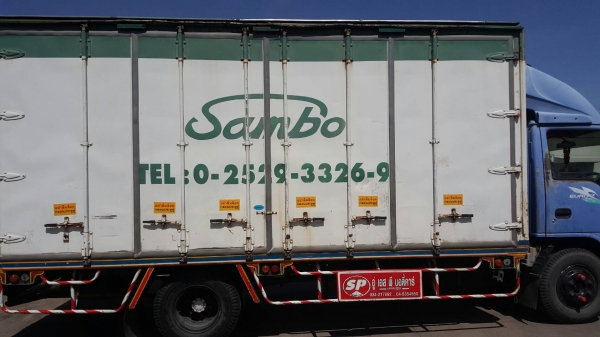 ขาย ตู้10บาน ไม่มีเสากลาง ยาว5เมตร สูง220 กว้าง 2.2 เมตร เดิมใส่รถ 6 ล้อ isuzu 130 NPR