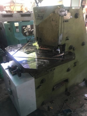 ขายครับเครื่องตัดมุมระบบไฮดรอริคตัดได้4มิลตัดเอียงองศาได้มีดยาว8นิ้วครับหน้าโต๊ะใหญ่สภาพสวย