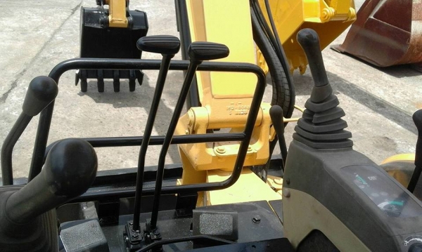 รถขุด CATERPILLAR 305 CR