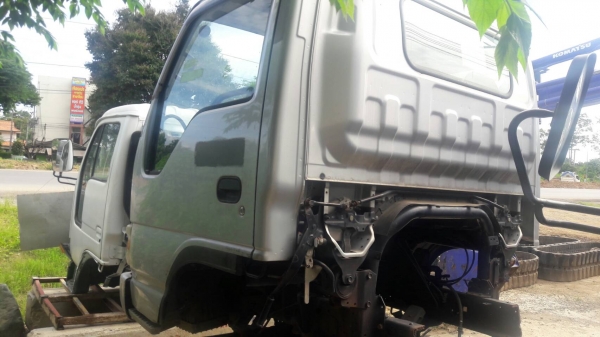 ขายหัวเก๋ง ISUZU NPR 6ล้อกลาง ขายราคา68,000บาท ขายหัวเก๋ง ISUZU NPR 6ล้อกลาง ขายราคา68,000บาท