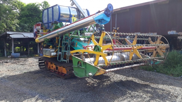 ขายรถเกี่ยวข้าว