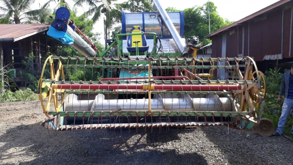 ขายรถเกี่ยวข้าว