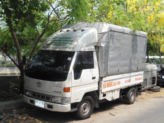 ขายรถบรรทุก 4 ล้อใหญ่ ไม่ติดเวลา ยี่ห้อ TOYOTA ปี 1999