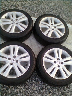 ขายแม๊กพร้อมยาง honda jazz 4 รู ยาง 185/55R ขอบ16 บริสโตร์ ปี10 พร้อมน๊อต 16 ตัว