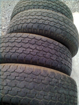 ขายยางพร้อมแม๊กเล็บเหยี่ยว isuzu แท้ ยาง 245/70R ขอบ16 ยางปี10 สวยๆ สภาพยาง 90\%