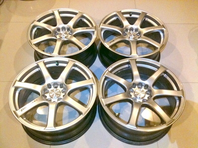 แม็กซ์ Lenso รุ่น Blitz 17 กว้าง 7.5- ET 40 ใส่กับ 5 รู 100 และ 114.3 ได้หมด สภาพสวยพร้อมใส่ได้เลย แม็กซ์ Lenso รุ่น Blitz 17 กว้าง 7.5- ET 40 ใส่กับ 5 รู 100 และ 114.3 ได้หมด สภาพสวยพร้อมใส่ได้เลย