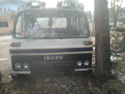 หัวเก๋ง รถบรรทุก 10 ล้อ ยีห้อ ISUZU รุ่น JCM9000 บาท  ติดต่อ.หนึ่ง โทรศัพท์ 0877306480 (ชัยนาท)