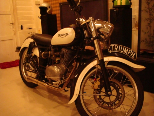 ขาย triump cornet 1957 หายากมากๆน่าสะสมถูกๆ