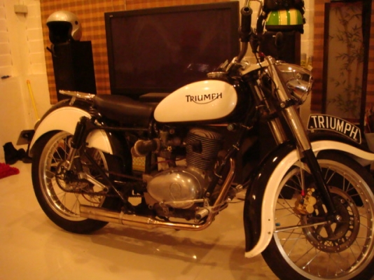 ขาย triump cornet 1957 หายากมากๆน่าสะสมถูกๆ