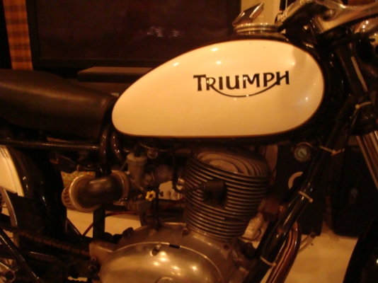ขาย triump cornet 1957 หายากมากๆน่าสะสมถูกๆ