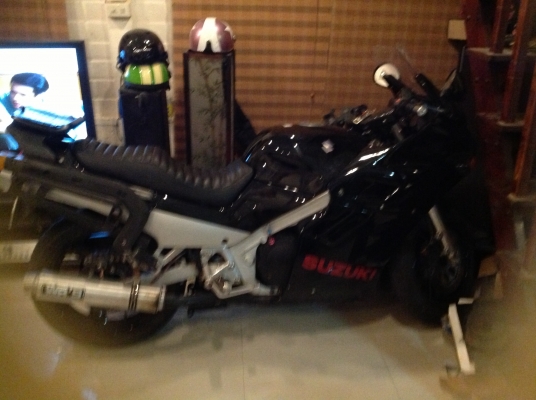 ขาย suzuki gsx 1100f ตัวหายากทัวร์ริงแท้วิ่งน้อยทะเบียนแท้เลขสวย5555โอนขนส่ง