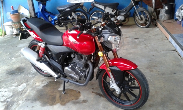ขาย KEEWAY RKV200 สีแดง