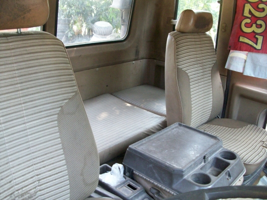 หัวรถ HENO ครับ บางเดิมไม่ผุ