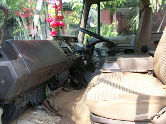 หัวรถ HENO ครับ บางเดิมไม่ผุ