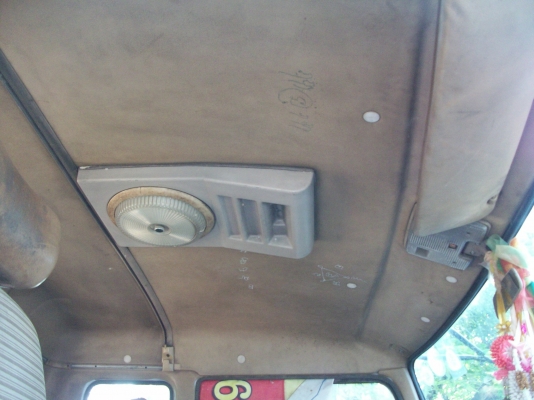 หัวรถ HENO ครับ บางเดิมไม่ผุ