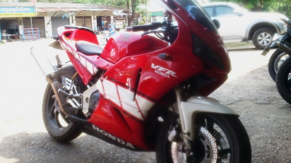 ลดราคา----ขาย HONDA vfr 400 nc24 เครื่องดีแฟริ่งแต่งครับ ทะเบียนแท้พร้อมโอน