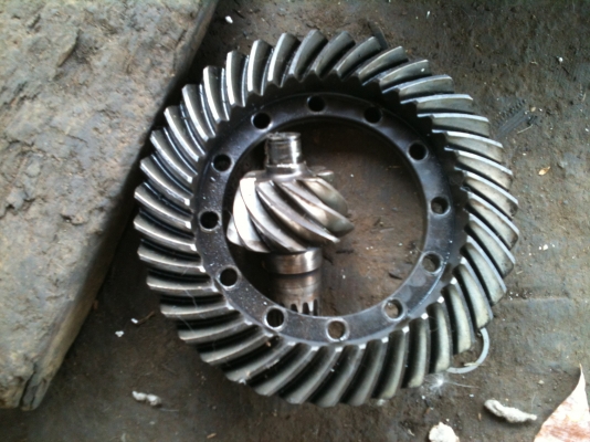 ขายจานเฟือง เดือยหมู Hino FC 9/39 สภาพสวยปิ๊ง