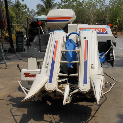 ขายรถเกี่ยวข้าวขนาดเล็กISEKI รุ่น HL 87 ราคาถูกสุดๆ ถูกที่สุดแล้วเช็คราคาที่อื่นดูได้ครับ เก่านอกมี 2 คันให้เลือก