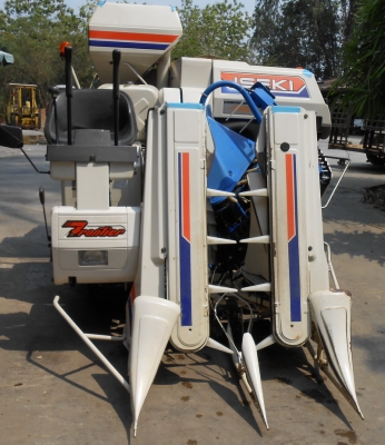 ขายรถเกี่ยวข้าวขนาดเล็กISEKI รุ่น HL 87 ราคาถูกสุดๆ ถูกที่สุดแล้วเช็คราคาที่อื่นดูได้ครับ เก่านอกมี 2 คันให้เลือก