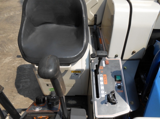 ขายรถเกี่ยวข้าวขนาดเล็กISEKI รุ่น HL 87 ราคาถูกสุดๆ ถูกที่สุดแล้วเช็คราคาที่อื่นดูได้ครับ เก่านอกมี 2 คันให้เลือก