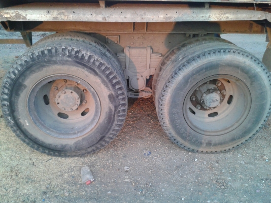 ขายด่วนหางพื้นเรียบพร้อมหางก้างปลา2 หาง ราคาเดียว