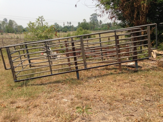 ขายคอกรถ NPR ยาว 4 เมตรครึ่ง