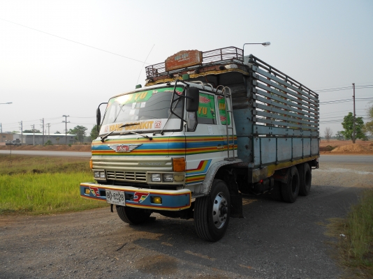 รถ 10 ล้อ HINO 1 เพลา เครื่อง 180 แรงม้า