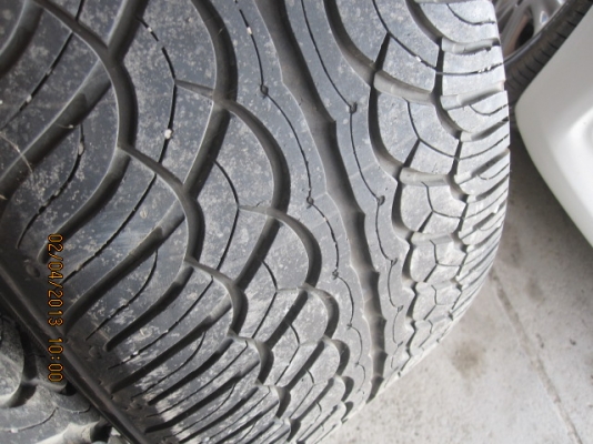 ขายยาง โยโกฮามา 255/50/20 ปี 2010