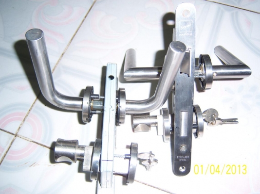 มือจับหมุนประตู