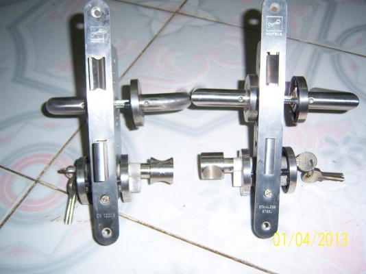 มือจับหมุนประตู