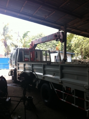 ISUZU 210 แรง พร้อมเครน 330 v-turbo  กะบะยาว 5.00 เมตร