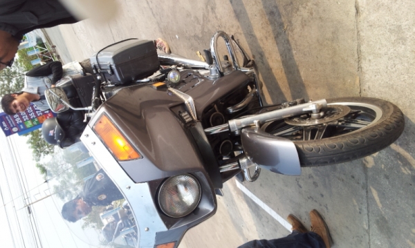 ขาย CB750 ทะเบียนแท้ พร้อมโอนขนส่งครับ