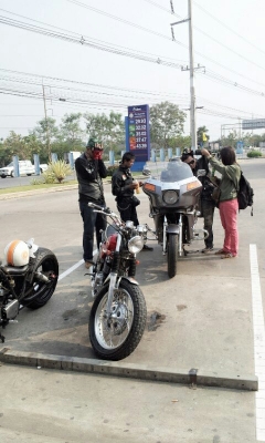 ขาย CB750 ทะเบียนแท้ พร้อมโอนขนส่งครับ