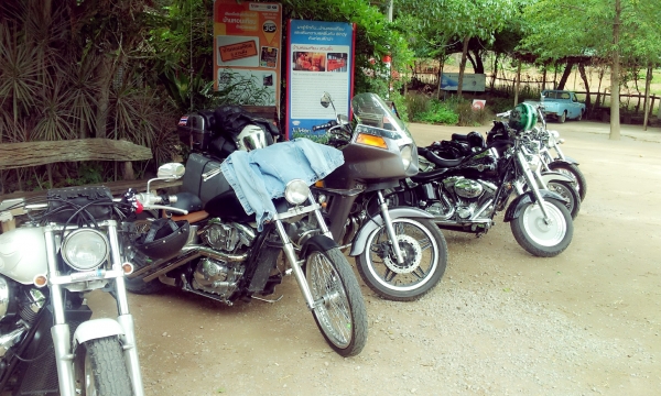 ขาย CB750 ทะเบียนแท้ พร้อมโอนขนส่งครับ