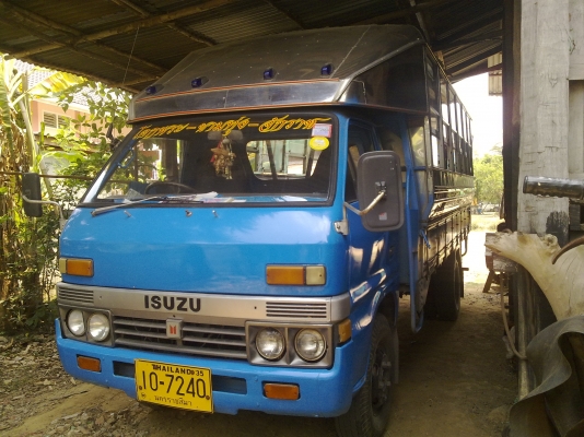 ข่ายด่วน!!! รถสองแถว 6 ล้อ ISUZU สภาพเยี่ยม พร้อมโอน