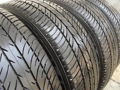 ขายยาง MICHELIN VIVACY  ปี11(3เส้น) ปี10(1เส้น)  215/60/16  ราคา 3,000  สนใจติดต่อ 090-676-4651 เบียร์ครับ