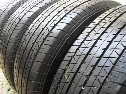 ขายยาง BRIDGESTONE  ER33  ปี11  215/60/16  ราคา 3,400  สนใจติดต่อ 090-676-4651 เบียร์ครับ