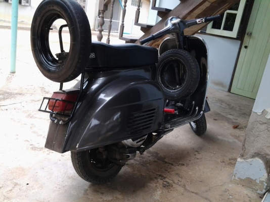 ขาย vespa sprint 150 อิตาลี ราคา32000บาทครับ เครื่องดี สี 85 เปอเซนครับ