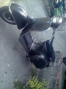 ขาย vespa sprint 150 อิตาลี ราคา32000บาทครับ เครื่องดี สี 85 เปอเซนครับ