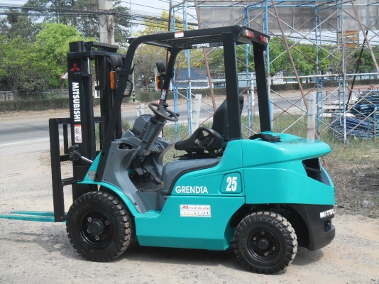 ขายด่วนรถยก MITSUBISHI  FG25-F18C เครื่อง(K21) 2 ระบบติดแก๊สแล้ว เกียร์AUTO เสาสูง 3 เมตร ยางใหม่ 4 เส้น ทำเสร็จทั้งระบบ