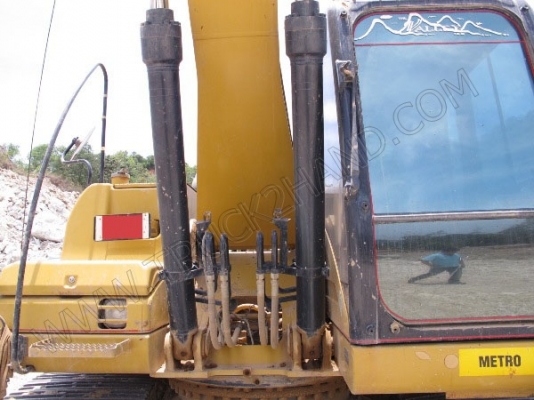 รถแบคโฮ ยี่ห้อ CAT รุ่น 320D รถแบคโฮ ยี่ห้อ CAT รุ่น 320D