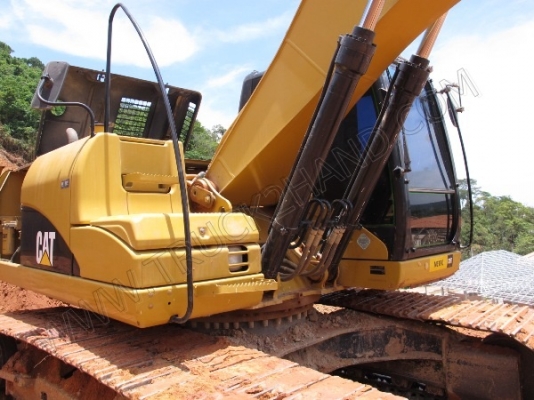 รถแบคโฮ ยี่ห้อ CAT รุ่น 320D รถแบคโฮ ยี่ห้อ CAT รุ่น 320D