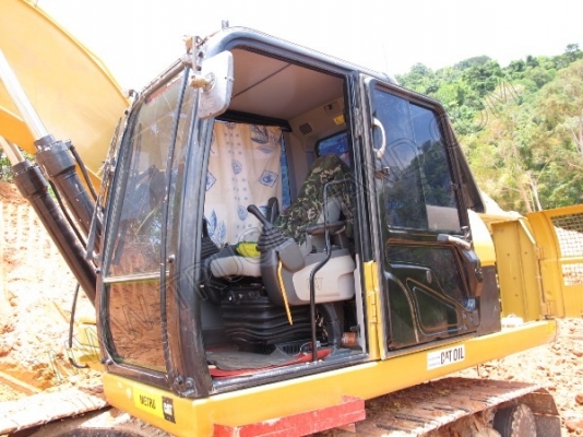 รถแบคโฮ ยี่ห้อ CAT รุ่น 320D รถแบคโฮ ยี่ห้อ CAT รุ่น 320D