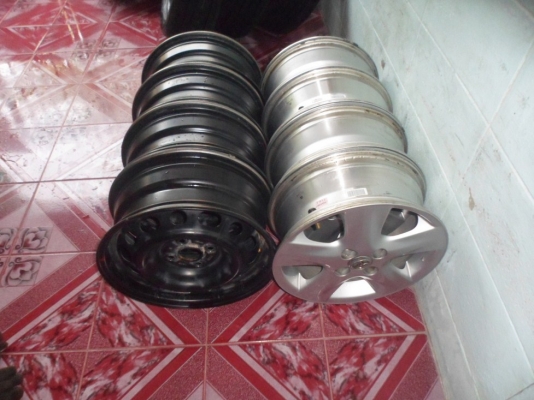 ล้อแม็กเดิมTOYOTA ขอบ15"ใส่4รู้100 (4วง 3,200บ.)