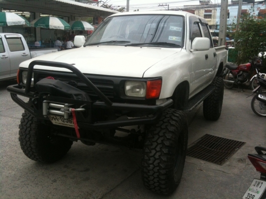ขาย toyota 4x4 ยกสูง ลดเหลือ 330000 บาท