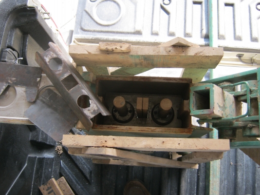 ถูกเครื่องอัดบล็อคประสานมือโยก(เก่าเก็บยังไม่ได้ใช้งาน) ถูกเครื่องอัดบล็อคประสานมือโยก(เก่าเก็บยังไม่ได้ใช้งาน)