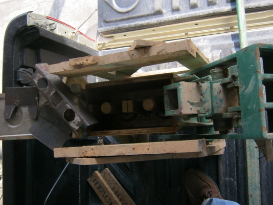 ถูกเครื่องอัดบล็อคประสานมือโยก(เก่าเก็บยังไม่ได้ใช้งาน) ถูกเครื่องอัดบล็อคประสานมือโยก(เก่าเก็บยังไม่ได้ใช้งาน)